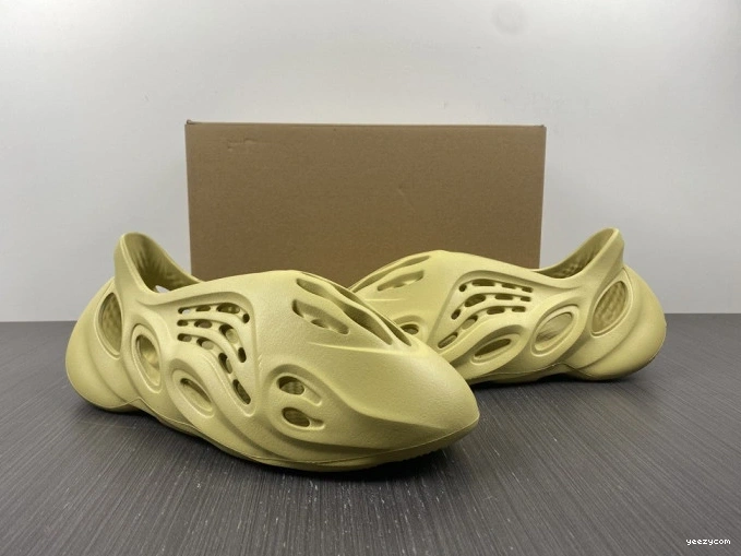 RNNR Foam Adidas Yeezy Sulfur GV6775 0802